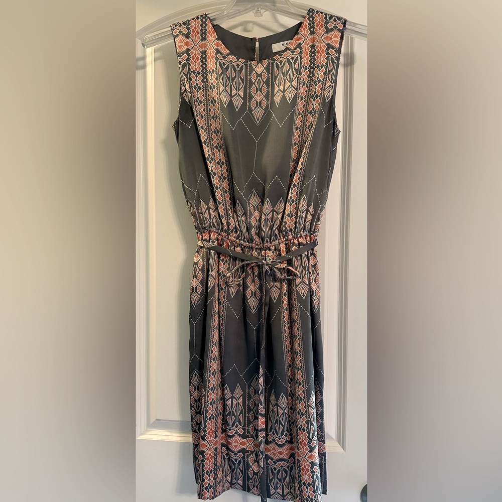 Size 2 Nine West sleeveless dress